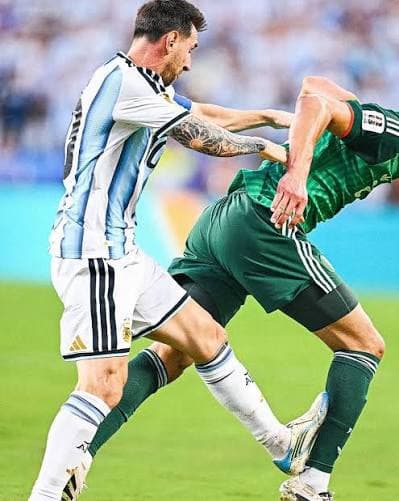 Carton rouge Messi : la planète foot toute entière s'indigne